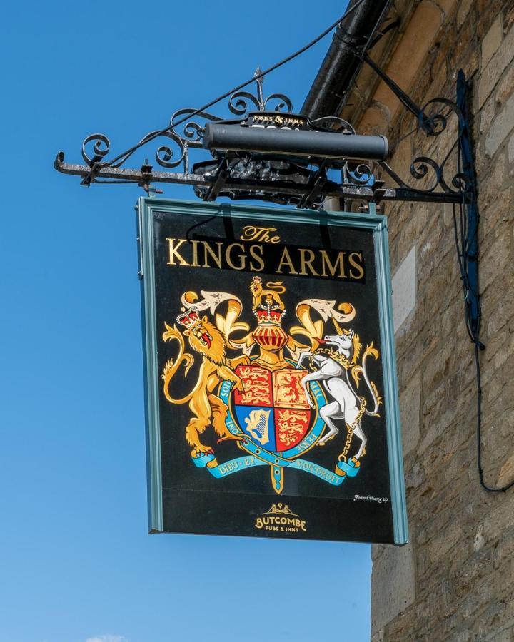 The Kings Arms Hotel Melksham Ngoại thất bức ảnh